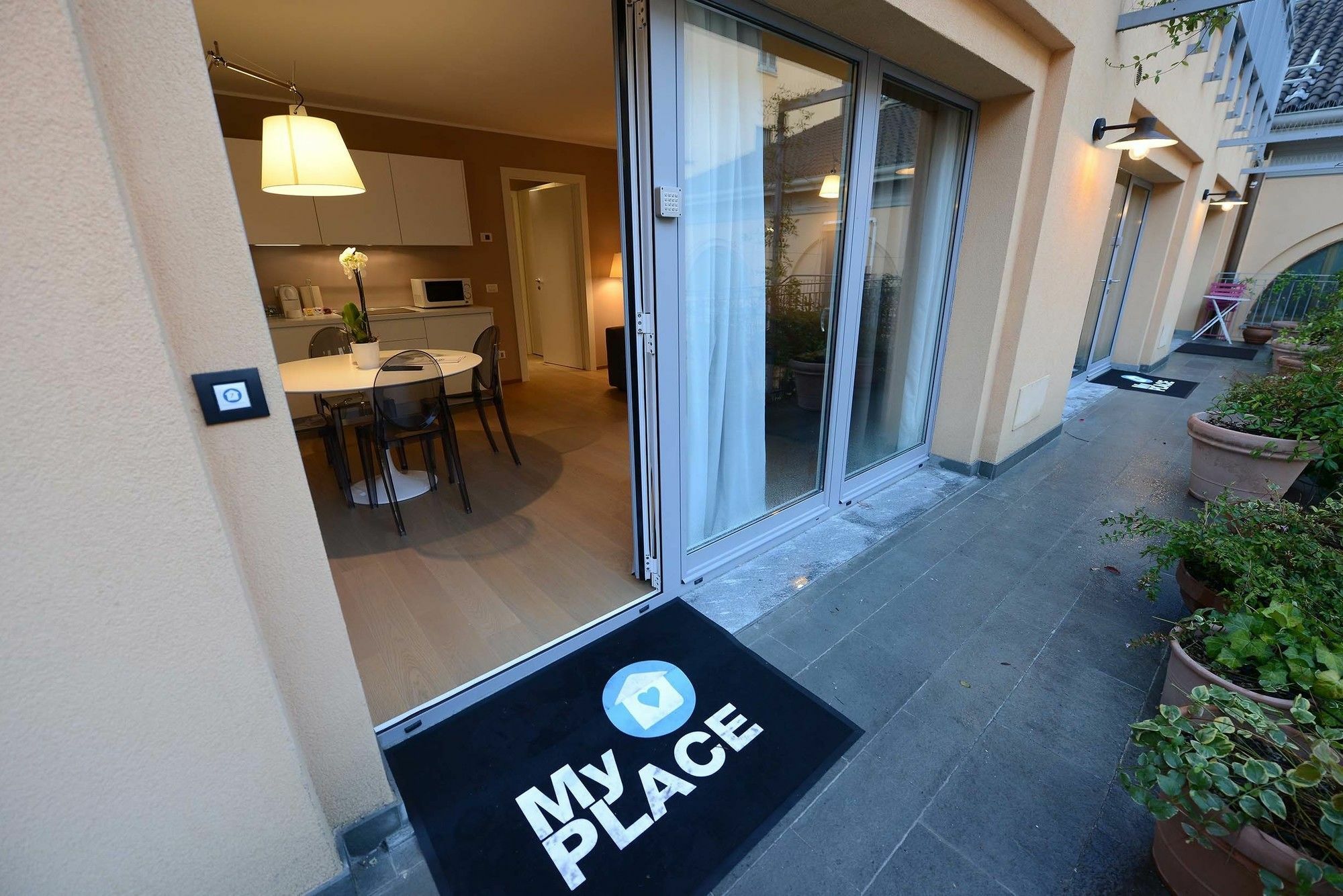 Myplace Corso Como 11 Apartments Milão Exterior foto